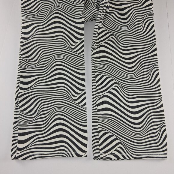 Forever 21 Premium Straight Leg Jeans Women's Size 27 Black White Abstract Print - Picture 5 of 8